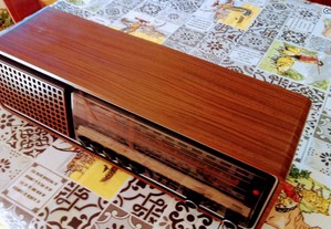 Rádio Grundig RF 420