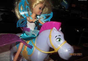 Barbie com um cavalo alado