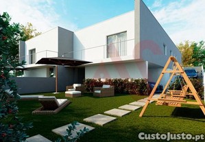 Moradia T3 Trrea Geminada Em Construo - Pias, Lousada