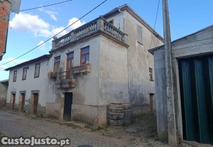 Casa para Recuperar em Alfndega da F