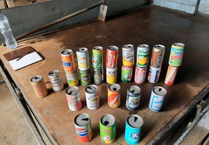 100 latas para colecção bebidas antigas raras.