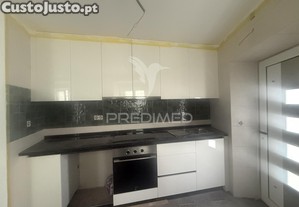 Apartamento t1 com logradouro - alcanena