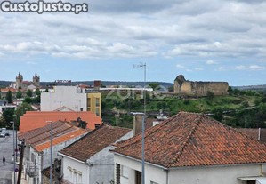Moradia De Gaveto Em Miranda Do Douro