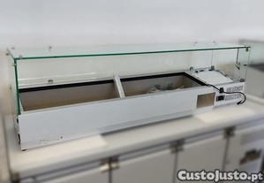 Vitrine de ingredientes c/ topo em vidro e capacidade para 7 GN 1/4 (1500x335x435mm)