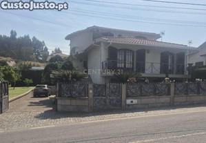 Casa T3 com Vista Panormica em Prazins, Guimares