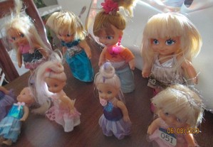 9 pequenas bonecas