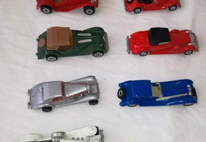 Coleção de carros antigos, em metal
