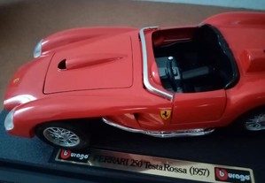 miniatura automóvel: Ferrari Testa Rossa (1957), da Burago, ainda na caixa