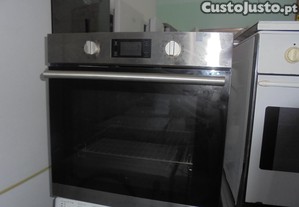 Forno eltrico / Encastrar / - ARISTON/ Muito bom estado / Com garantia