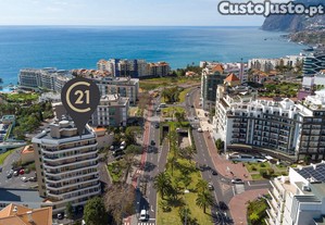 apartamento T0 no Edifcio Duas Torres, em So Martinho, Funchal.