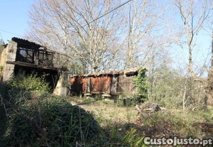 Moradia, Alpendre, Canastro E Eira Em Pedra P/...