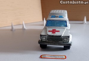 Ambulância Cruz Vermelha          Majorette