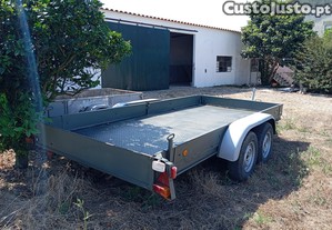 Atrelado 4 m com matrícula