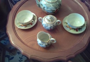 Serviço de chá oriental de sete peças