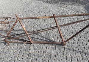 Antigo quadro de bicicleta