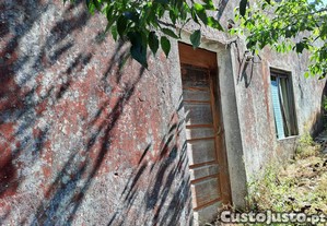 Moradia para renovar em Condeixa
