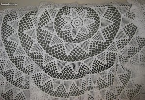Toalha em Crochet Redonda 1,68