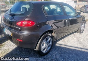 Alfa Romeo 147 1.6 Twin Spark - 04