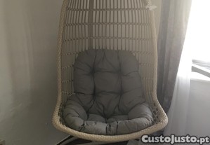 Poltrona swing com almofada