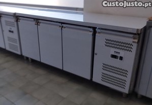 Bancada refrigerada gastronorm 3 portas (CNTC3TN   1795x700x850 mm)