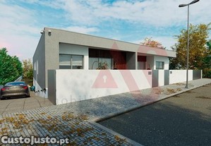 Moradia T3 Trrea Geminada Em Construo - Pias, Lousada