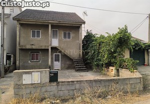 Casa para Recuperar em Bragana com Vista para a Montanha