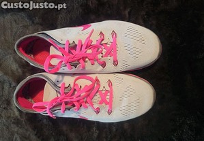 Nike Free TR Fit 4 Mulher Rosa Branco Running sapatilhas