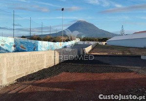 Terreno no centro da vila da madalena
