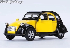 Carro 1:32 Citroen 2 CV Diecast