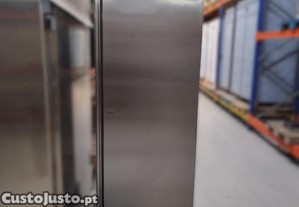 Congelador vertical esttico EF600 (770x700x1880mm)