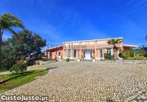 Fantástica Moradia T5 Com Piscina Coberta,...
