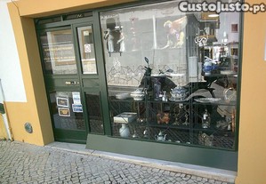 Liquidao Total -- Loja de Antiguidades e Coleccioneis