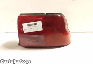FAROLIM TRASEIRO DIREITO Ford escort berlturnier 1995 93AG13N004AA