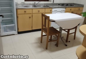 Quarto para rapaz em moradia numa zona calma e segura
