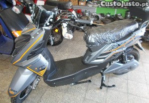 veiculo elétrico 250w 5 batarias marca super one modelo ttx Autonomia 60 kmm Não necessita de carta de condução 
