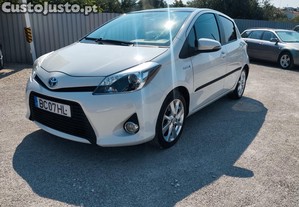 Toyota Yaris Hbrido - 14
