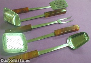 Talher de metal com �gata 33cm - 5p�s