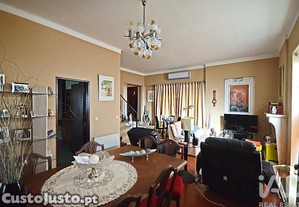 Casa / Villa T6 em Mafra de 390,00 m²