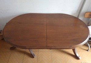 Mesa em madeira antiga
