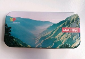 Bonita caixa executiva em metal da companhia aérea portuguesa TAP, com o tema Madeira