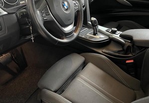 BMW 318 Line Sport Auto