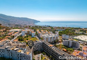 Espao Comercial com 211m   Duas Lojas com Potencial para Qualquer Atividade