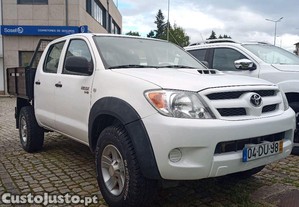 Toyota Hilux 4x4 - AC - 5 lugares - 07