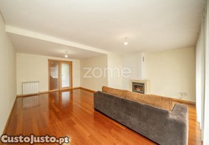 Apartamento T3 Com Garagem Fechada E Elevador...