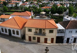 Moradia geminada T8 em de 231,5 m²