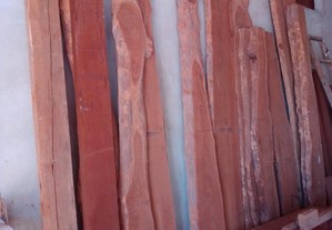 Pranchas de madeira Castanho.
