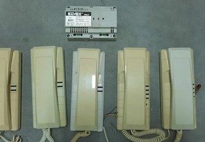 4 intercomunicadores e tranformador da marca elvox