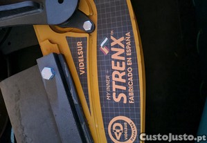 M�quina de varejar azeitona para trator