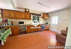 [265-M-01777] Moradia com jardim em Barcelos