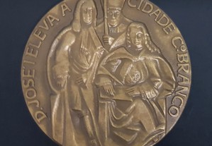 Medalha em bronze alusiva a elevação da cidade de Castelo Branco